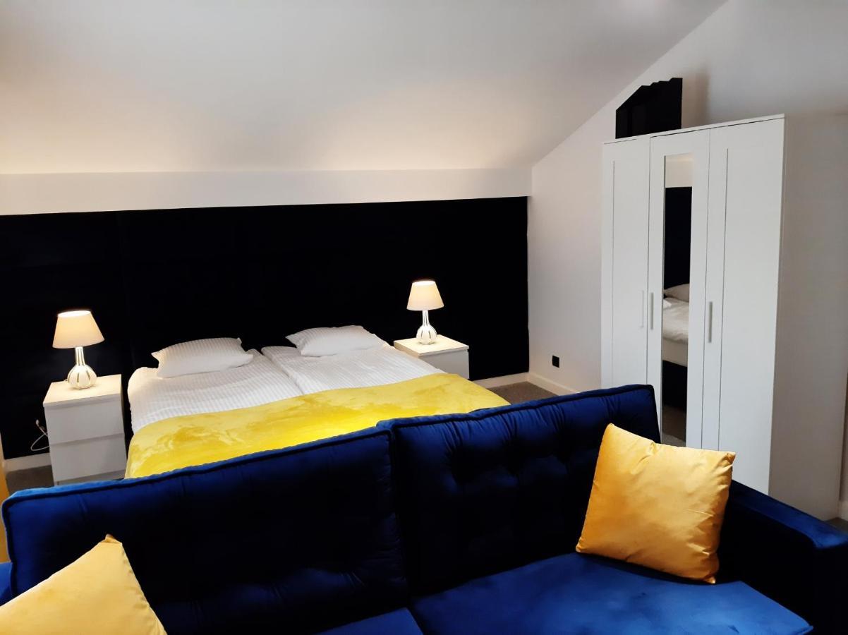 Apartament Willa Pod Sosnami Zator Przeciszow Bagian luar foto