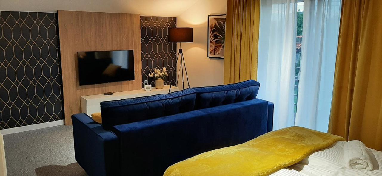 Apartament Willa Pod Sosnami Zator Przeciszow Bagian luar foto